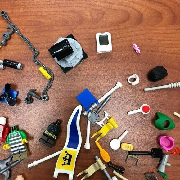 Lego minifigures accessories -‎ pieces - parts and other stuff - Picture 3 of 7